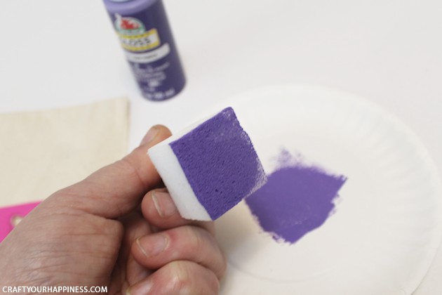 Here's a quick way to make stencil sponges, or as they are sometimes called stipplers. All you need is a dowel, glue, scissors and a foam sponge!