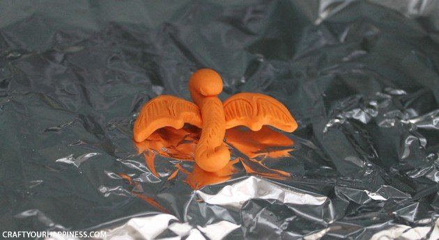 Make a cute little clay dragon that can be used as a necklace, pin, magnet or anything else you can think of. Our step by step instructions make it simple!