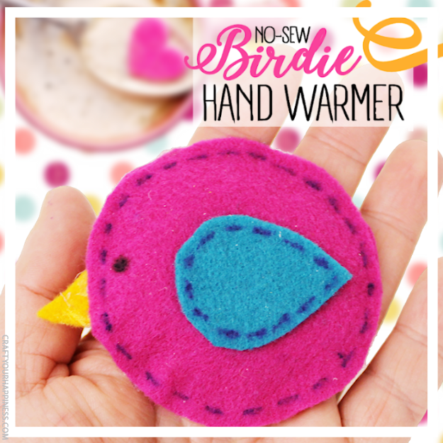 These little birdie DIY hand warmers are great for sticking in kid’s pockets on a cold winter day. Best of all they are no sew! All they take is a little felt, rice, a glue gun and black marker. Place them in a microwave for 10 to 15 seconds as needed! We have two size patterns for you.