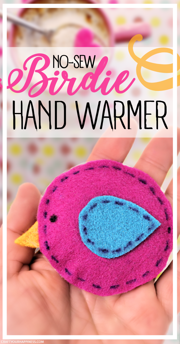 These little birdie DIY hand warmers are great for sticking in kid’s pockets on a cold winter day. Best of all they are no sew! All they take is a little felt, rice, a glue gun and black marker. Place them in a microwave for 10 to 15 seconds as needed! We have two size patterns for you.
