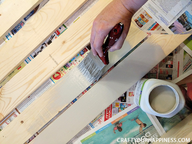 If you have a bathtub or garden tub you don't use often, learn how to increase your space by making a beautiful inexpensive removable wood bathtub cover. Can be used on a temporary basis or permanent one. 