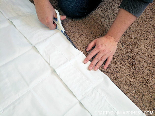 If you need it pitch dark when you sleep you're gonna love these DIY no-sew blackout window inserts! Great for large windows too! 