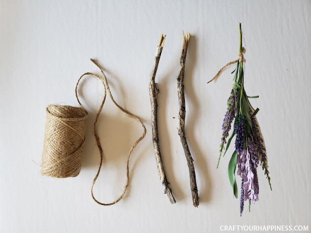 This simple DIY Woodland Decor decor brings bit of the outdoors into your home. Its lost cost or even free to make. Use real lavender or any other herbs. 