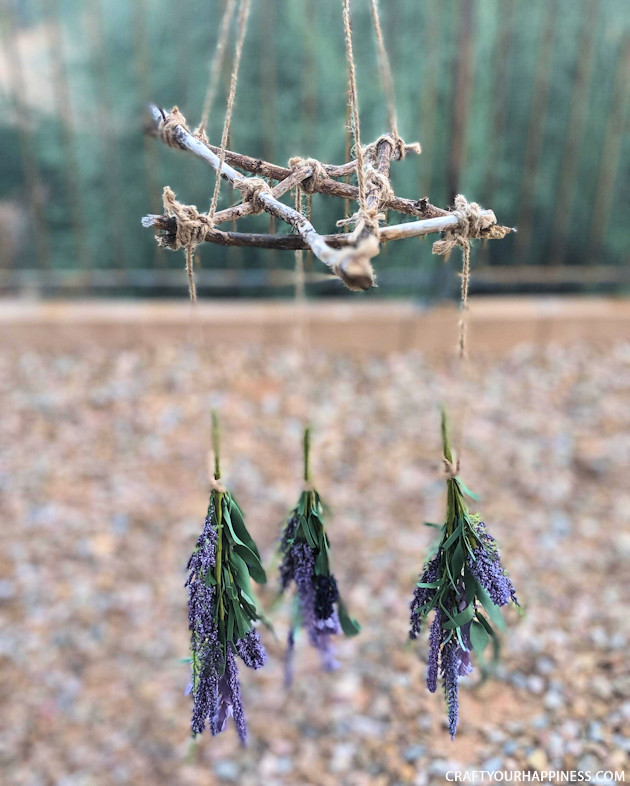 This simple DIY Woodland Decor decor brings bit of the outdoors into your home. Its lost cost or even free to make. Use real lavender or any other herbs. 