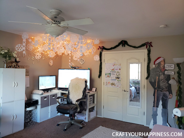 Transform any room using our budget Christmas decorating room makeover ideas using 'mostly' items from the dollar store! Includes awesome projects!